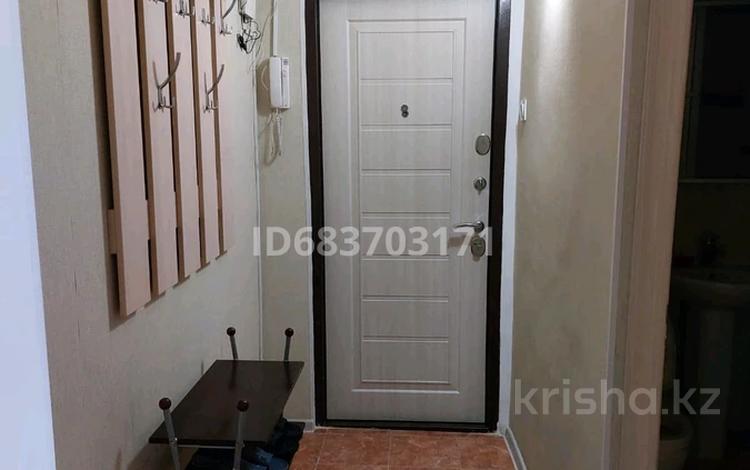 2-комнатная квартира · 45 м² · 4/5 этаж, Азаттык 68В — Район Стройкантор за 10 000 ₸ в Атырау, мкр Ак депо — фото 2
