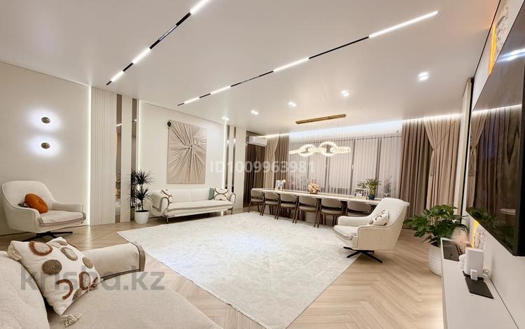 8-бөлмелі пәтер · 340 м², мкр. Алтын орда, Мангилик Ел 7, бағасы: 250 млн 〒 в Актобе — фото 2