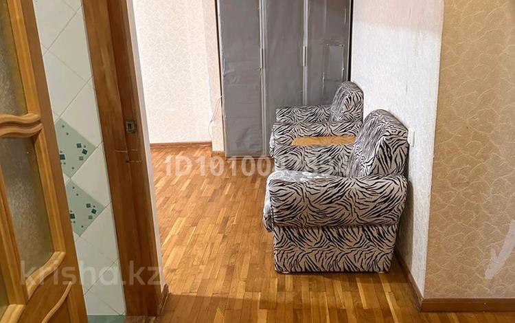 3-комнатная квартира · 76 м² · 2/5 этаж, 15-й мкр 4 за 16 000 ₸ в Актау — фото 2