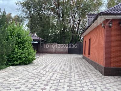 Жеке үй · 10 бөлме · 280 м² · 18 жүзд., Сейфуллина 157/2 — Сатпаева, бағасы: 75 млн ₸ в Шу