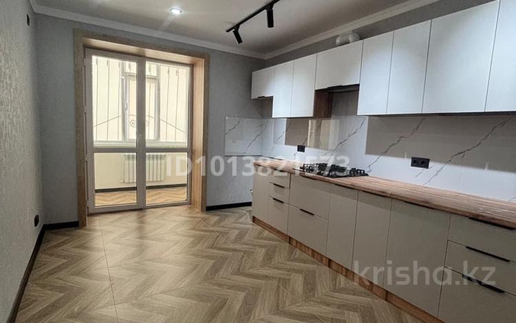 2-бөлмелі пәтер · 70 м² · 1/5 қабат, мкр Омега, Шалкыма 37 — Район омегаспорт, бағасы: 235 000 ₸ в Уральске — фото 2