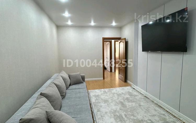3-комнатная квартира · 77 м² · 2/5 этаж, 14-й мкр 19 за 22 000 ₸ в Актау — фото 2