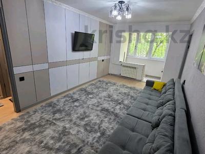 2-бөлмелі пәтер · 42.4 м² · 2/5 қабат, мкр Аксай-2, бағасы: 35.5 млн ₸ в Алматы, Ауэзовский р-н