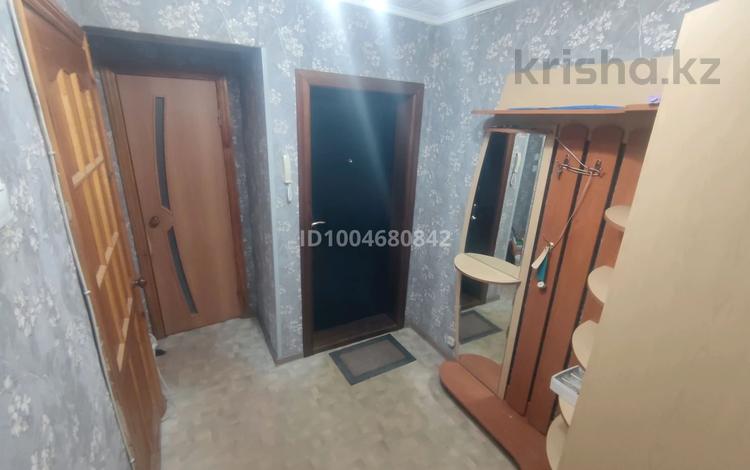 4-бөлмелі пәтер · 68 м² · 4/5 қабат, Ауэзова 27, бағасы: 200 000 ₸ в Семее — фото 2