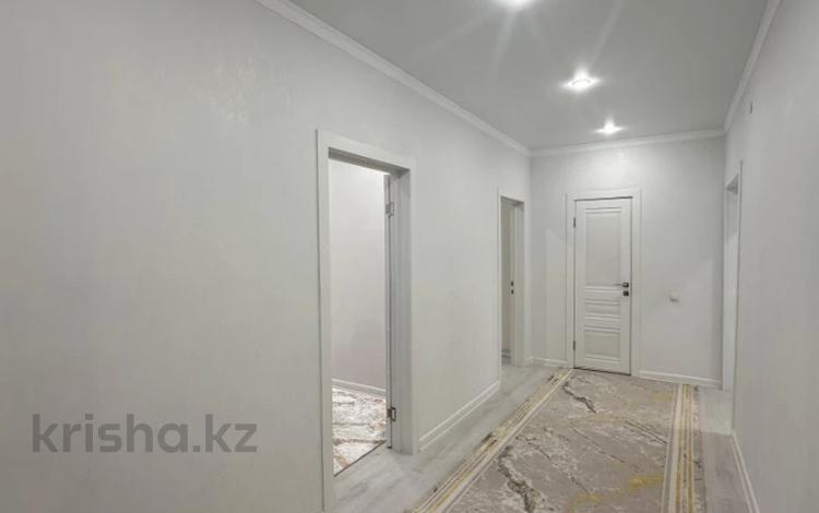3-комнатная квартира · 100 м² · 5/9 этаж, мкр. Алтын орда за 36.7 млн ₸ в Актобе — фото 2