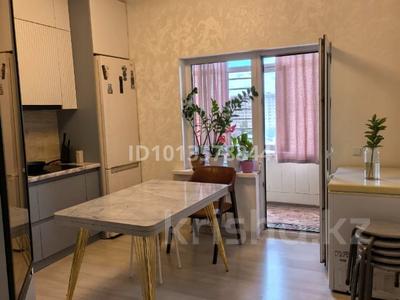 3-бөлмелі пәтер · 72.5 м² · 10/19 қабат, Бауыржана Момышулы 15/3 — Ресторан Туран, Дворец Школьников, Astana Mall, ТД «Рахмет», бағасы: 33.5 млн ₸ в Астане, Алматы р-н