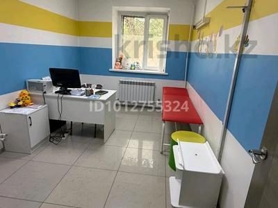 Свободное назначение, офисы, медцентры и аптеки, кабинеты и рабочие места · 15 м² за 85 000 ₸ в Актобе, Старый город