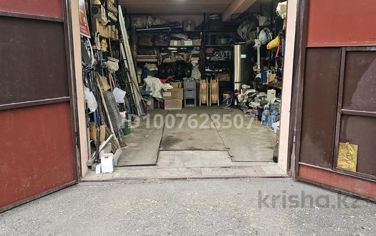 Гараж · 20 м² · мкр Новый Город Н.Абдирова — Во дворе Н.Абдирова 7 за 2 000 ₸ в Караганде, Казыбек би р-н — фото 2