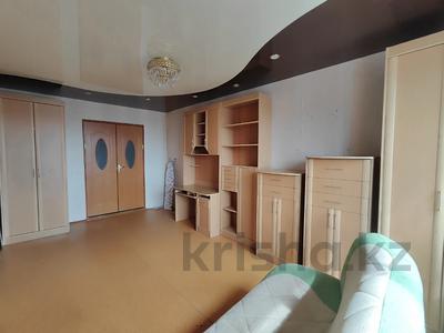 2-комнатная квартира, 59 м², 9/10 этаж, Камзина 66 за 18.4 млн 〒 в Павлодаре
