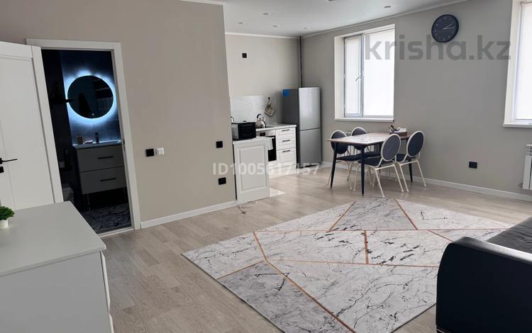 2-комнатная квартира · 55 м² · 4/5 этаж, 3-й мкр за 190 000 ₸ в Актау — фото 2