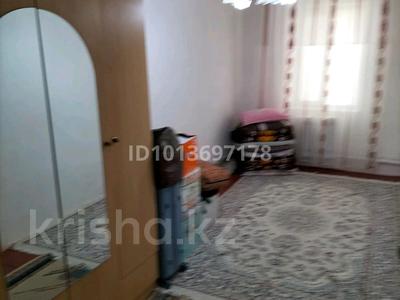 Отдельный дом · 4 комнаты · 120 м² · 4 сот., мкр Атырау, Пр Бурабай 12 за 15 млн ₸