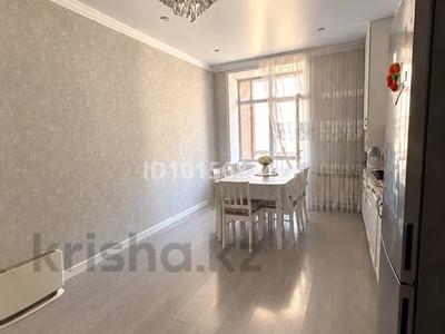 3-бөлмелі пәтер · 72 м² · 8/10 қабат, Ашимова 21/5, бағасы: 38 млн ₸ в Караганде, Казыбек би р-н