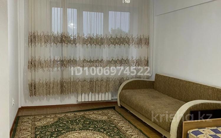 3-комнатная квартира · 70 м² · 4/5 этаж, Райымбек батыра — Ауэзова за 300 000 ₸ в Алматы, Алмалинский р-н — фото 2