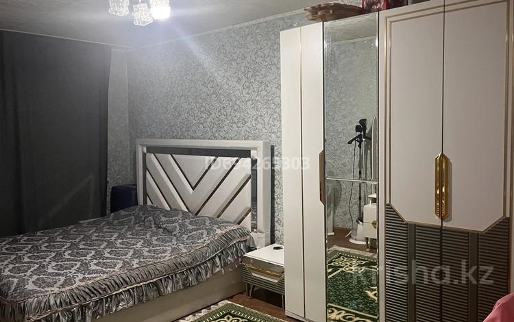 3-комнатная квартира · 62 м² · 3/5 этаж, Майкудук, 15й микрорайон 28 — 15-мкр.28 дом за 15.5 млн ₸ в Караганде, Алихана Бокейханова р-н — фото 4