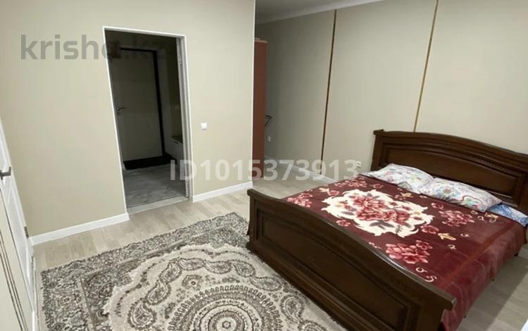 1-бөлмелі пәтер · 40 м² · 2/6 қабат, 17-ш/а. 90, бағасы: 7 000 ₸ в Актау, 17-й мкр — фото 2