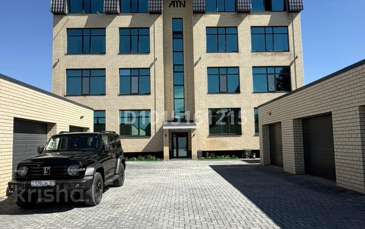 4-комнатная квартира · 140 м² · 3/4 этаж, Камалова 36 за 73 млн ₸ в Уральске — фото 2