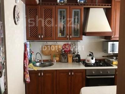 3-комнатная квартира · 60 м² · 4/4 этаж, мкр №9 8 за 400 000 ₸ в Алматы, Ауэзовский р-н