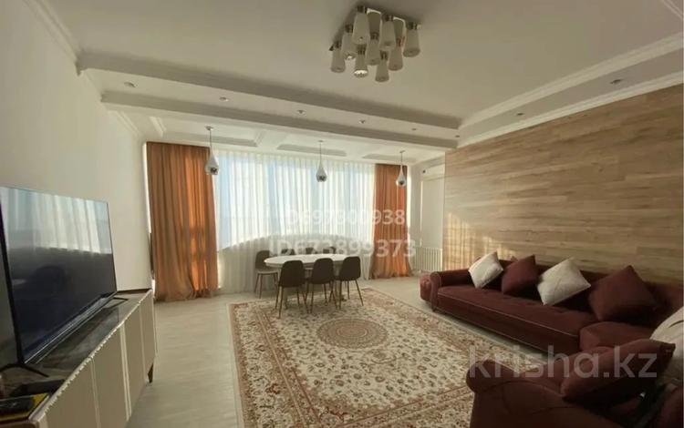 3-комнатная квартира · 120 м² · 4/8 этаж, мкр Жеруйык, Сатпаев 41д за 400 000 ₸ в Атырау — фото 6