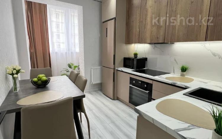 2-комнатная квартира · 65 м² · 8/18 этаж, Розыбакиева 320 за 530 000 ₸ в Алматы, Бостандыкский р-н — фото 3