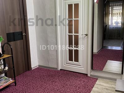4-бөлмелі пәтер · 86 м² · 5/5 қабат, ул. Биржан Сала — Назарбаева, бағасы: 30 млн ₸ в Талдыкоргане, военный городок Улан