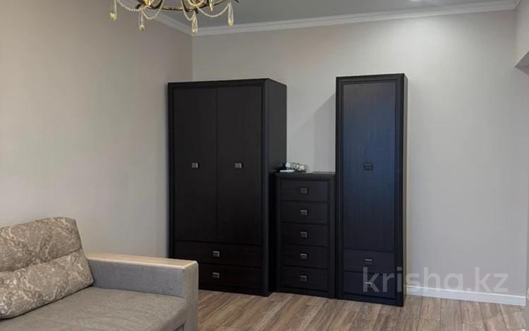 1-комнатная квартира · 40 м² · 10 этаж, Райымбека 210 за 270 000 ₸ в Алматы, Алмалинский р-н — фото 2
