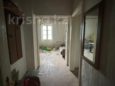 3-комнатная квартира · 66 м² · 3/3 этаж, Азаттык 22 за 16 млн 〒 в Атырау, мкр Жилгородок