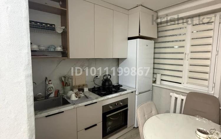 2-комнатная квартира · 44 м² · 1/5 этаж, мкр Юго-Восток, Рыскулова 7 за 18 млн ₸ в Караганде, Казыбек би р-н — фото 2