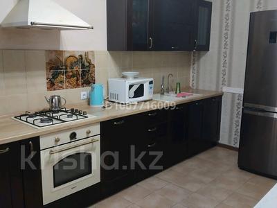 2-бөлмелі пәтер · 83 м² · 2/5 қабат, Авангард Курмангазы 5 4 блок — Тагам столовая, бағасы: 13 000 ₸ в Атырау, мкр Авангард-3