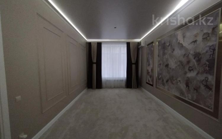 2-комнатная квартира · 72.3 м² · 1/5 этаж, Молдагулова за 33 млн ₸ в Уральске — фото 9