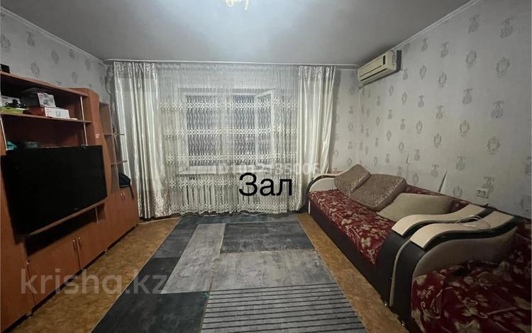 2-бөлмелі пәтер · 53 м² · 7/10 қабат, Спартак 2а 56 — Сдается 2-комнатная квартира на длительный срок. Удобное расположение: рядом 11 школа и ТЦ «ASIMA». Адрес: Спартак 2А. Квартира чистая, уютная, подходит для семьи. По всем вопросам писать/звонить., бағасы: 150 000 ₸ в Семее — фото 2