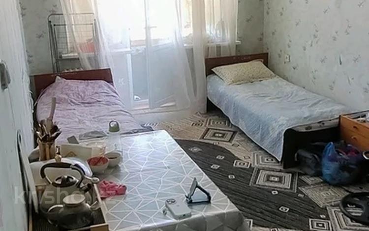 2-бөлмелі пәтер · 44 м² · 4/4 қабат, 1 мкрн 15, бағасы: 16 млн ₸ в Конаеве — фото 2