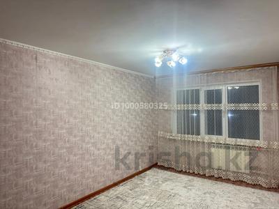 3-комнатная квартира · 61 м² · 2/5 этаж, мкр Жилгородок — улица Шамши Калдаякова за 14 млн 〒 в Актобе