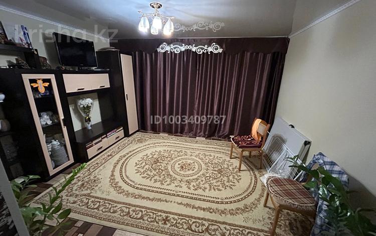 2-бөлмелі пәтер · 39.7 м² · 1/3 қабат, Даулеткерея 22, бағасы: 10 млн ₸ в Уральске — фото 2