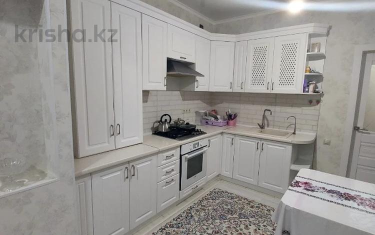 2-бөлмелі пәтер · 68 м² · 2/5 қабат, мкр. Алтын орда, халела досмухамедулы, бағасы: 27 млн ₸ в Актобе — фото 2