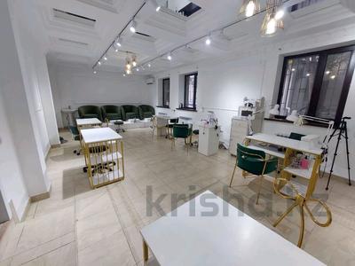 Продажа коммерческой недвижимости в Шымкенте: Магазины и бутики, общепит, салоны красоты · 300 м² за 260 млн 〒 Магазины и бутики, общепит, салоны красоты · 300 м² за 260 млн 〒 в Шымкенте, Аль-Фарабийский р-н