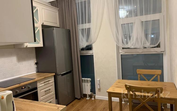 1-комнатная квартира · 38 м² · 12/22 этаж, Мангилик Ел 54 за 230 000 ₸ в Астане, Есильский р-н — фото 2