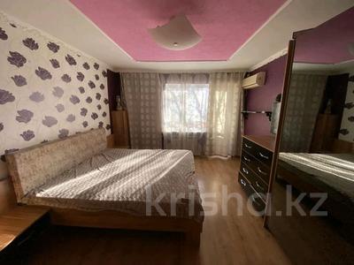 3-комнатная квартира, 66 м², 3/5 этаж, Бауыржан Момышулы 66 за 17.5 млн 〒 в Темиртау