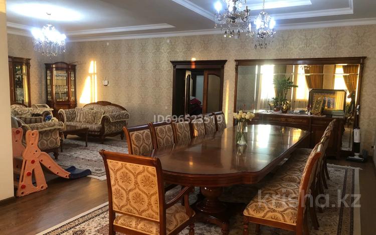 5-бөлмелі пәтер · 230 м² · 4/4 қабат, Кунаева 89 — Рыскулова, бағасы: ~ 130 млн ₸ в Шымкенте, Туран р-н — фото 2