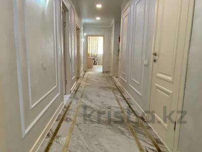 4-комнатная квартира · 120 м² · 11/14 этаж, Шахмета Хусаинова 225 за 110 млн ₸ в Алматы, Бостандыкский р-н