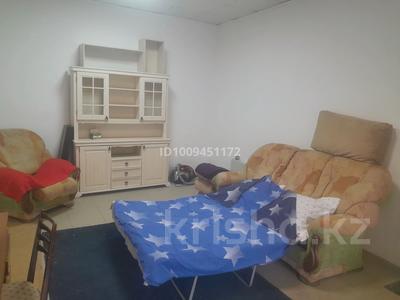 Отдельный дом · 2 комнаты · 60 м² · 1 сот., Международный переулок дом 1/4 за 130 000 〒 в Семее