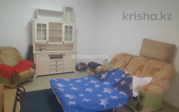 Отдельный дом · 2 комнаты · 60 м² · 1 сот., Международный переулок дом 1/4 1/4 — 35 квартал за 130 000 ₸ в Семее — фото 2