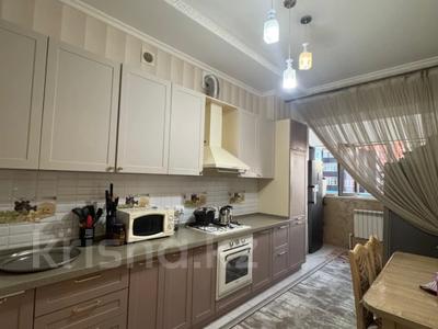 3-бөлмелі пәтер · 102 м² · 2/5 қабат, мкр. Алтын орда, молдагуловой 64, бағасы: 32 млн ₸ в Актобе