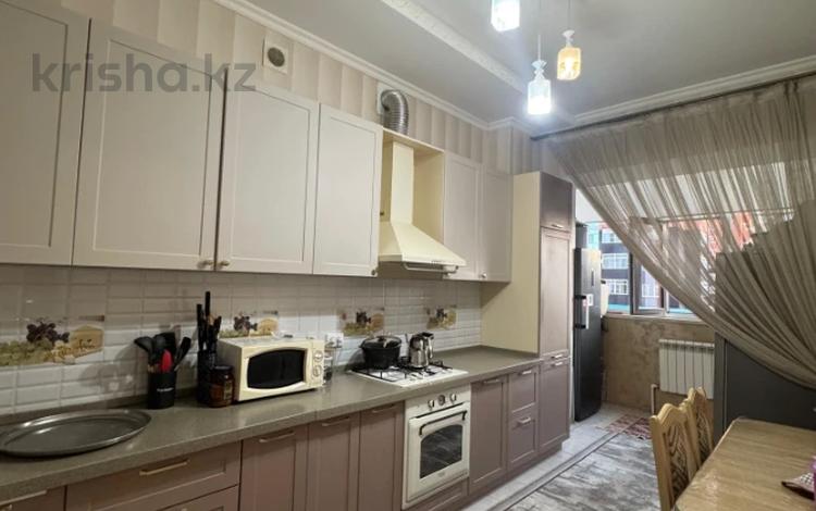 3-бөлмелі пәтер · 102 м² · 2/5 қабат, мкр. Алтын орда, молдагуловой 64, бағасы: 32 млн ₸ в Актобе — фото 2