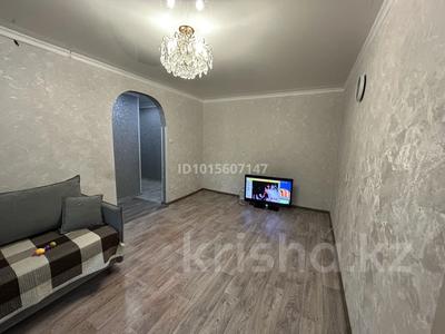 2-комнатная квартира · 45.7 м² · 2/5 этаж, Майкудук, 12й микрорайон за 10.8 млн ₸ в Караганде, Алихана Бокейханова р-н