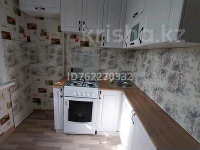 1-комнатная квартира · 37 м² · 2/5 этаж, Майкудук, Майкудук, 18й микрорайон 3 — Светофор за 9.6 млн 〒 в Караганде, Алихана Бокейханова р-н