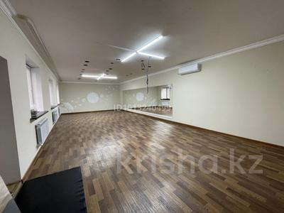 Кеңселер, қоймалар, сұлулық салондары, фитнес және спорт, білім орталықтары, ойын-сауық, кабинеттер және жұмыс орындары, студиялар · 100 м², бағасы: 400 000 ₸ в Атырау, мкр Нурсая
