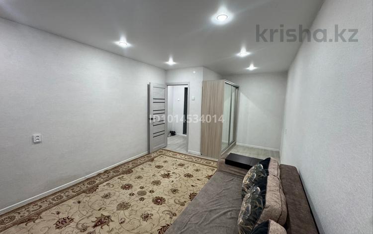1-бөлмелі пәтер · 45 м² · 8/9 қабат, Шакарима 42 — Супермаркет Тамаша, бағасы: 180 000 ₸ в Семее — фото 2