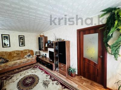2-бөлмелі пәтер · 46 м² · 3/5 қабат, 12-шағынаудан 44, бағасы: 10 млн ₸ в Караганде, Алихана Бокейханова р-н