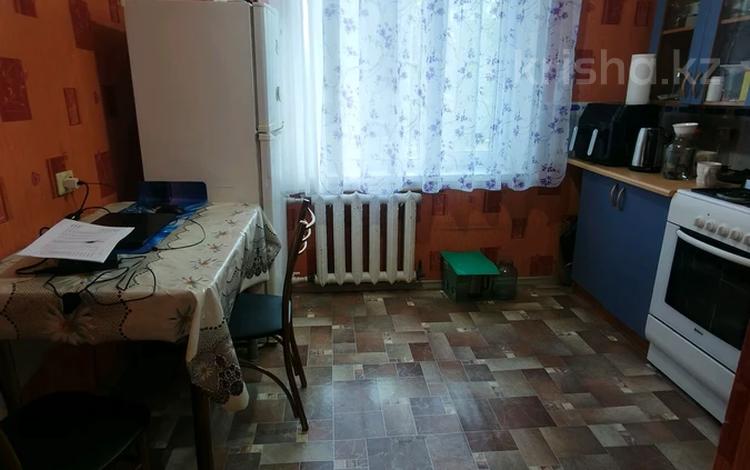 1-комнатная квартира · 32 м² · 1/5 этаж, 8 микрорайон за 6.9 млн ₸ в Темиртау — фото 2