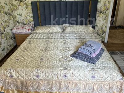 1-комнатная квартира · 32 м² · 3/7 этаж, Жыбек жолы 68 — Тулебаева за 12 000 〒 в Алматы, Медеуский р-н